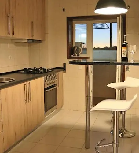 сomfortable And Free Garage Parking *