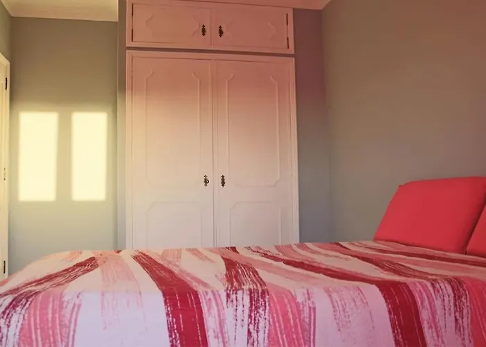 сomfortable And Free Garage Parking بورتو